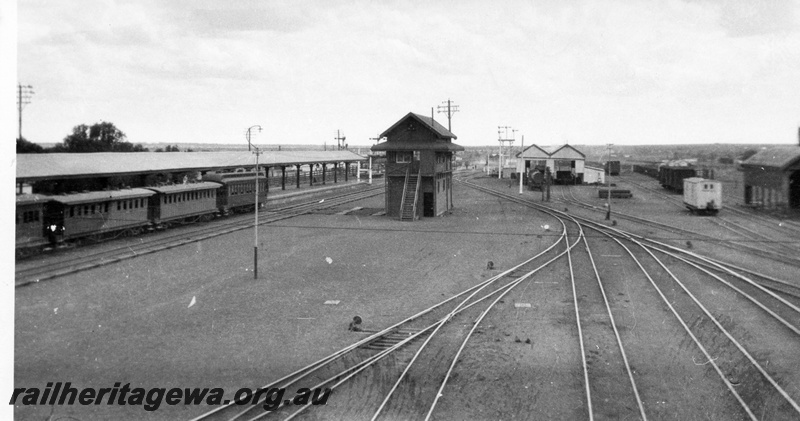 P02818
Kalgoorlie station, looking west from west end, signals, cheese knobs, signal box, AG 