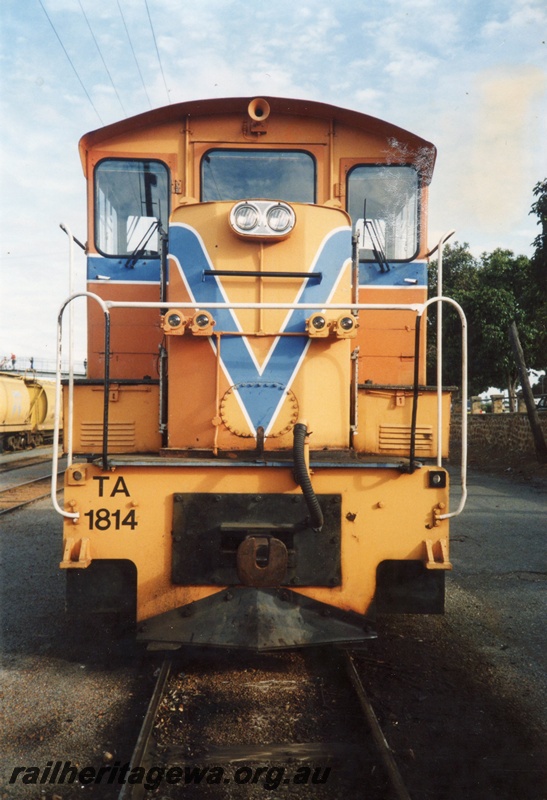 P02884
TA 1814 0-6-0 diesel electric shunter, front view, Narrogin, SWR line.
