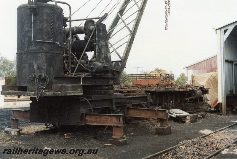 P02967
Steam crane 26, boiler end view, stabilising legs extended, HVR, Pinjarra.
