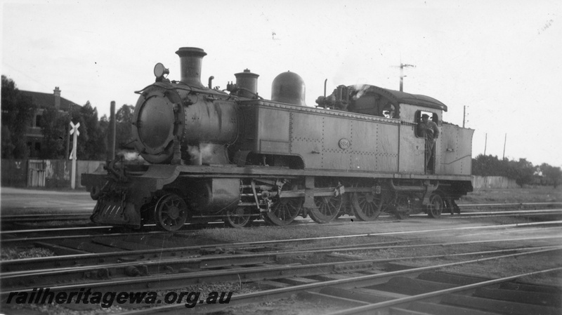 P02987
D class 384 steam locomotive, running light engine, front and side view, Midland, ER line.
