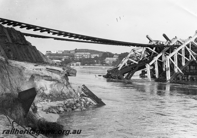 P02995
North Fremantle bridge collapse, ER line.
