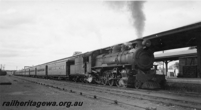 P03015
P class 140 steam locomotive on the 