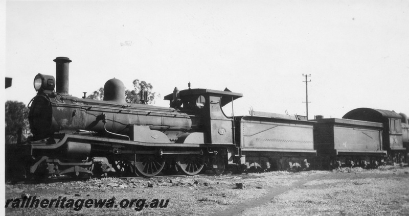 P03028
RA class 148 steam locomotive, side and front view, Midland.
