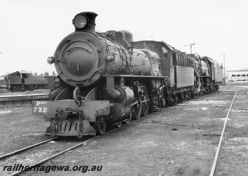 P03041
PMR class 732, East Perth loco depot, front and side view, V class loco, behind, DM class tank loco, left middle distance
