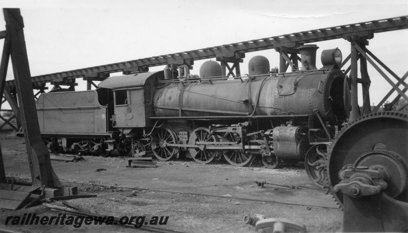 P03043
L class 240, renumbered to L class 475 in 1949, elevated coal stage, Kalgoorlie, EGR line, side view, Goggs No. 65, same as P9460 c1940
