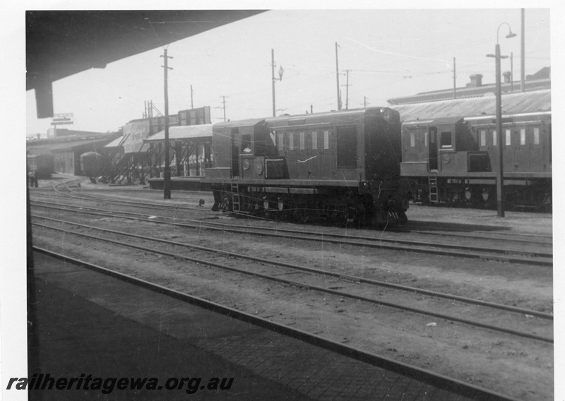 P03057
Y class 1112 and 1104 diesel electric shunting locomotives, side and front view, Perth, ER line.
