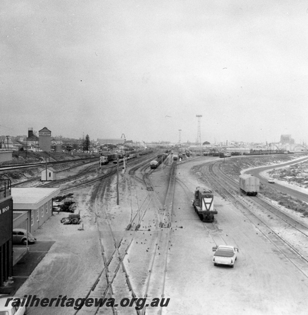 P03133
H class 3, Y class 1107, Leighton Yard, ER line, looking south
