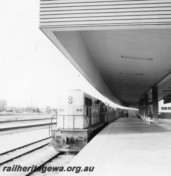 P03191
2 of 2, L class 260 diesel locomotive running long hood first, hauling the 