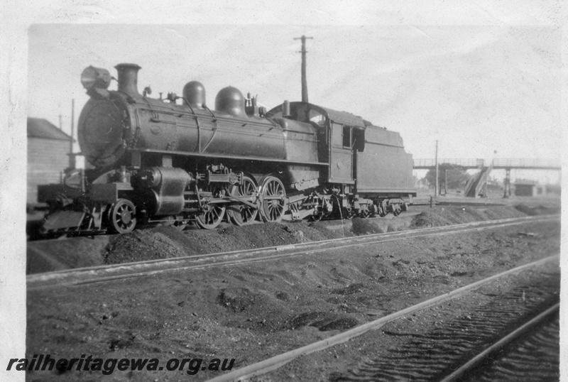 P03211
P class steam locomotive, front and side view, c1940s.
