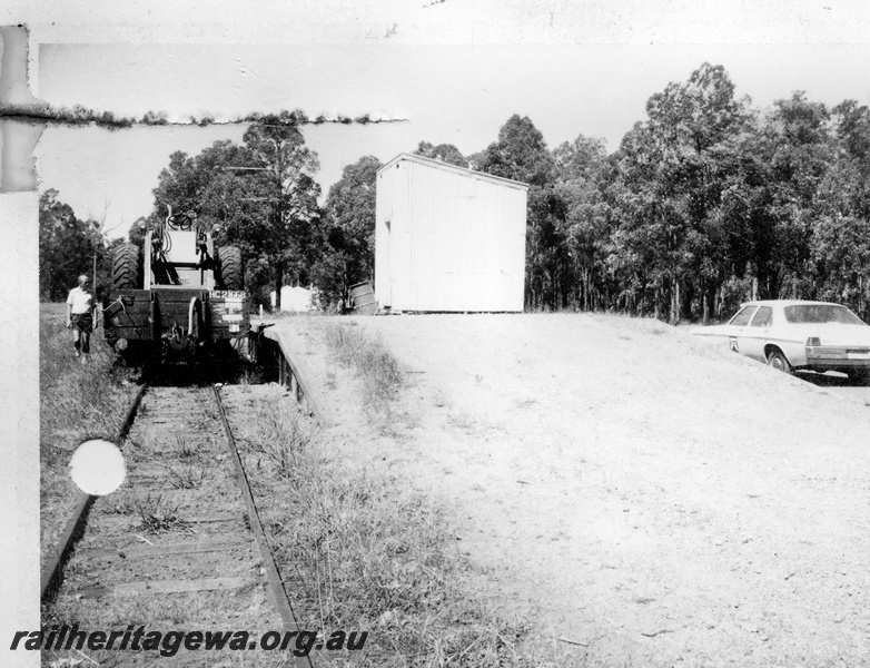 P03230
HC class wagon, loading dock, shed, Nannup, WN line
