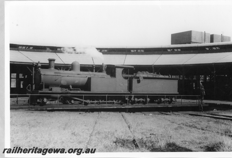 P03238
O class 9, turntable, Bunbury, SWR line, side view
