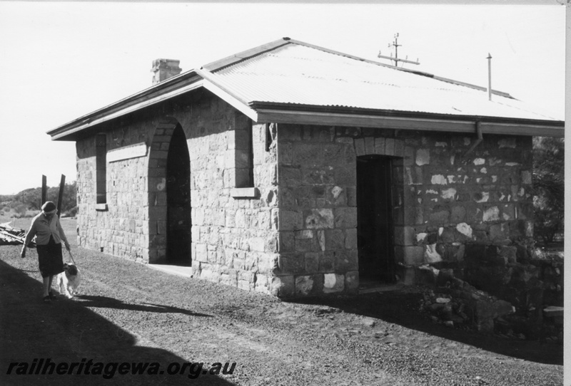 P03283
Station building, stone, nameboard, Comet Vale, KL line.
