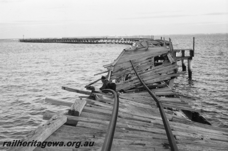 P03327
Jetty, Esperance, CE line, shows the damaged section of the Oil jetty from the shore end
