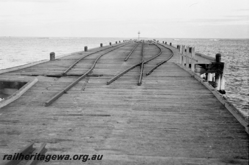 P03328
Jetty, Esperance, CE line, overall view along the Oil jetty at the seaward end.
