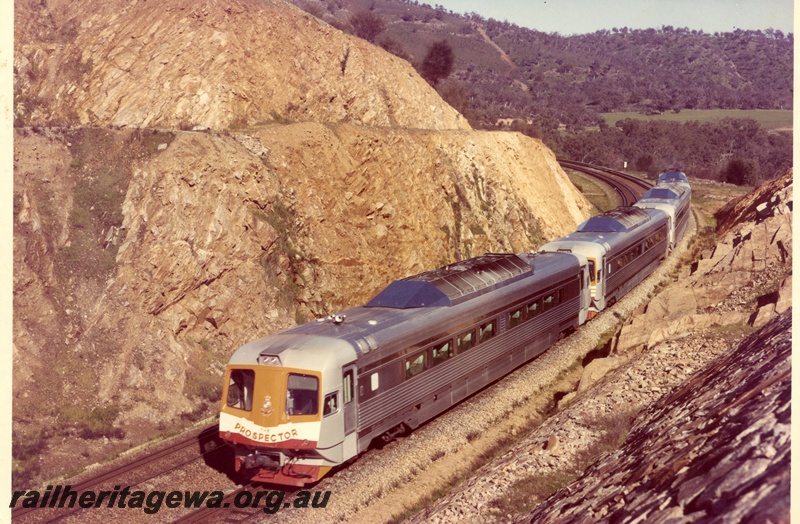 P03366
Four car Prospector railcar set, Windmill Hill cutting, Avon valley line, elevated view
