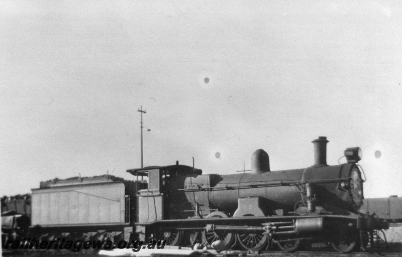 P03386
Commonwealth Railways (CR) G class 2, Parkeston, side and front view.
