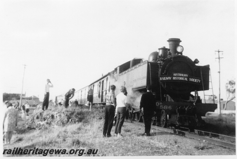 P03411
DM class 586 steam locomotive on ARHS Coastal Twilighter No.1 tour, side and front view, Coogee, FA line.
