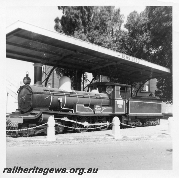 P03423
R class 174 steam locomotive, front and side view, in preservation, Midland Junction Works Offices.
