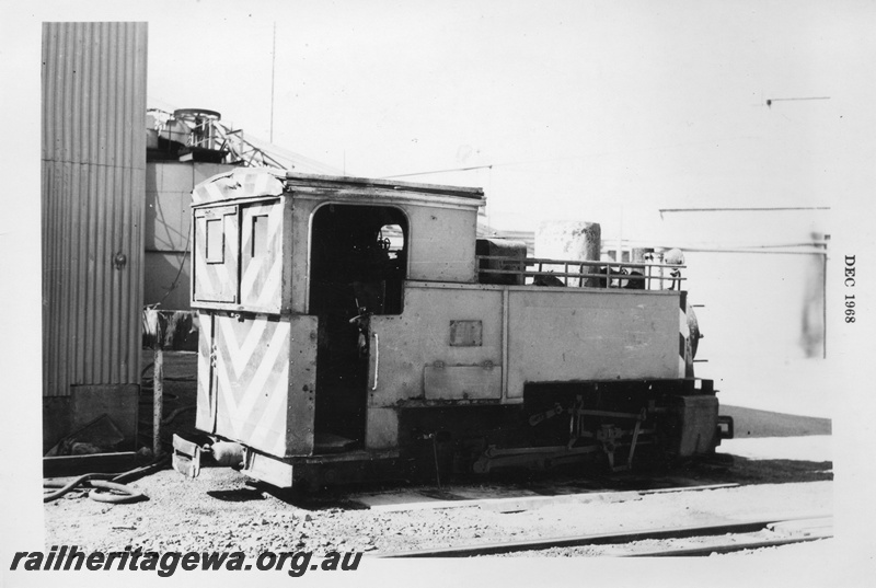 P03439
LV & S Orenstein & Koppel steam locomotive, end and side view.
