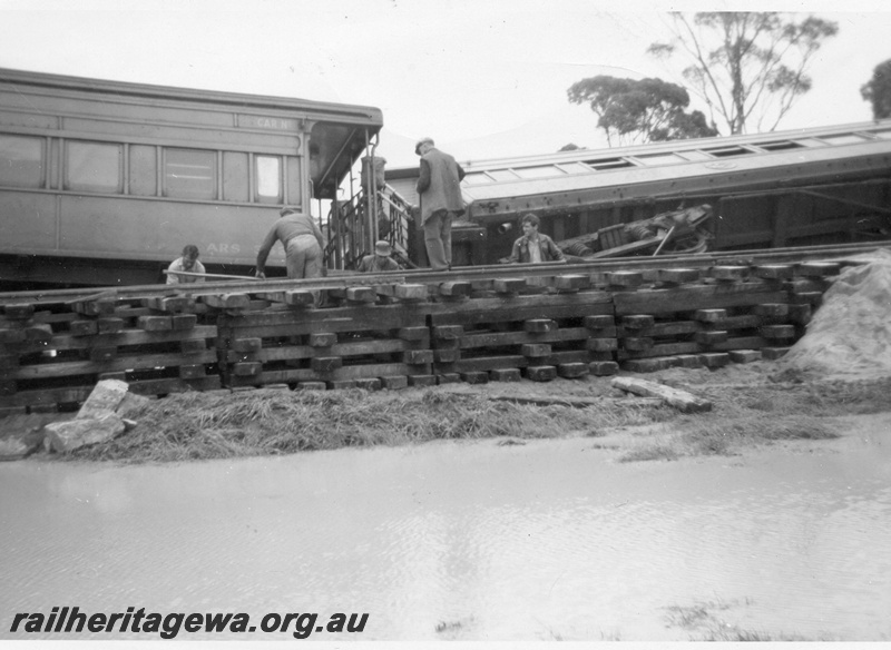 P03461
3 of 4, Derailed passenger train, No.84 express 