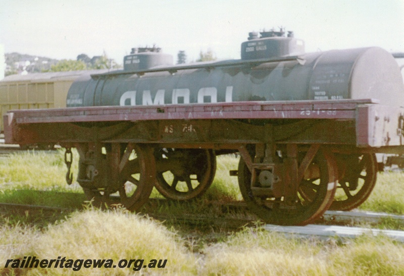 P03466
NS class 74 shunters float, side view, Albany, SWR line, c1970s
