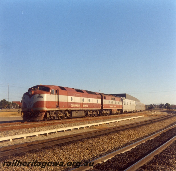 P03476
CL class 15, GM class 40 diesel locomotives double heading on combined Indian Pacific and Trans Australian passenger train, Perth terminal.
