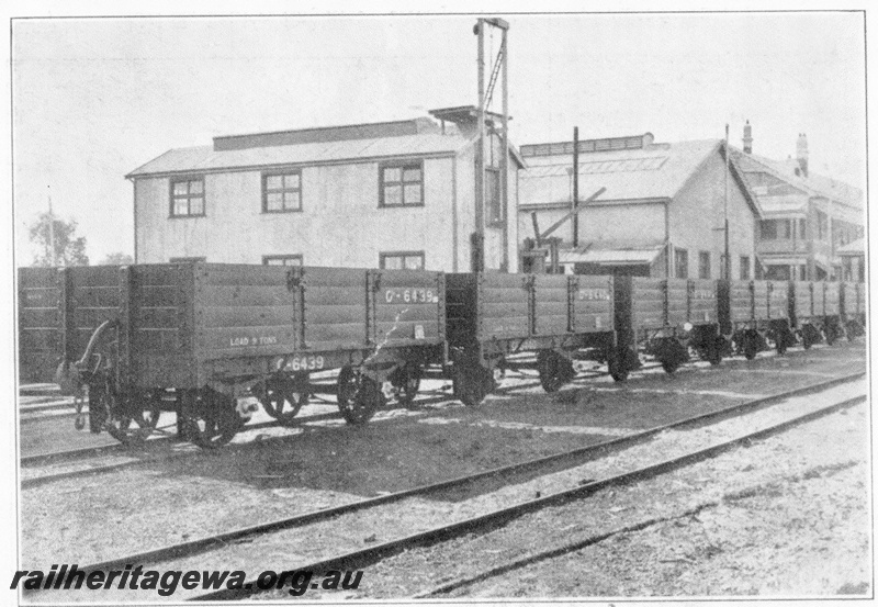 P03516
GB class open wagons in brand new condition, Railway Workshops, Midland.
