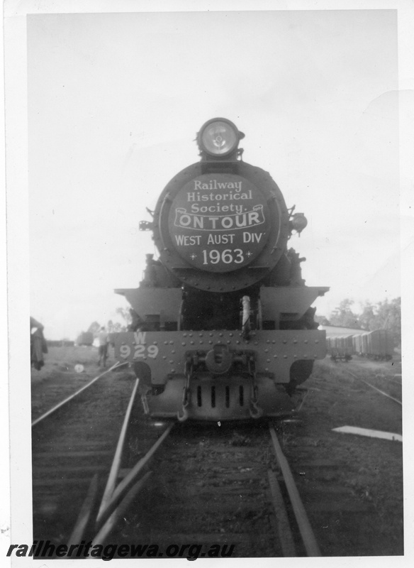 P03550
W class 929, photo stop on an ARHS tour train, Manjimup, PP line, front view.
