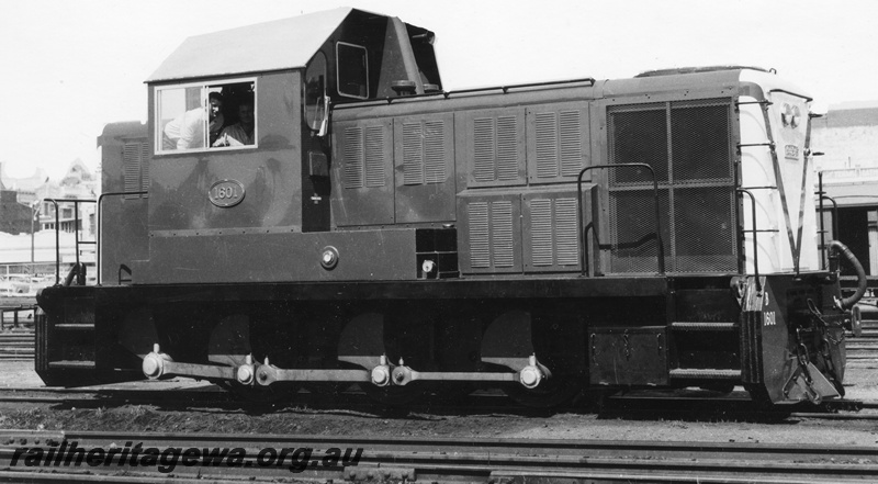 P03593
B class 1601 DH 0-6-0 loco, side and front view
