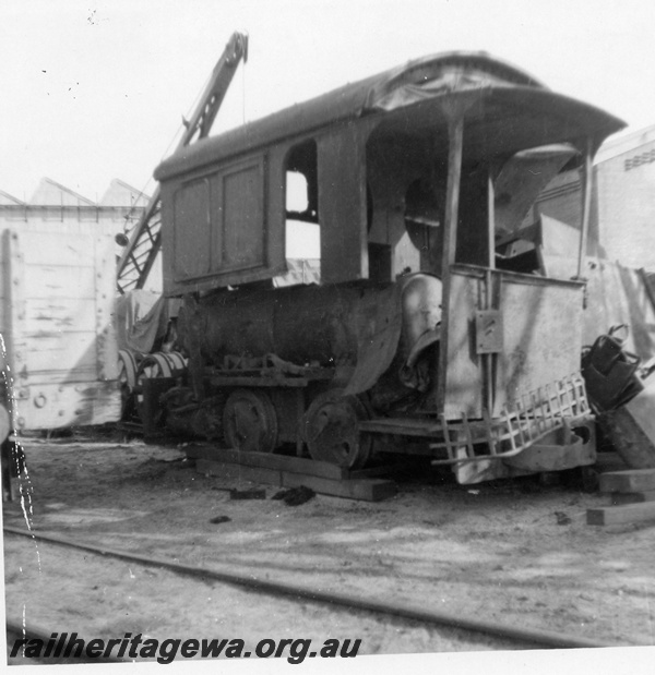 P03636
Top half of an E class loco cab placed on top of a Krauss 0-4-0 T loco
