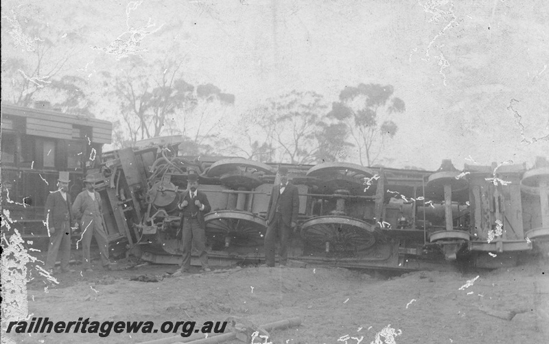 P03705
R class 148, derailed, underside view, heading 