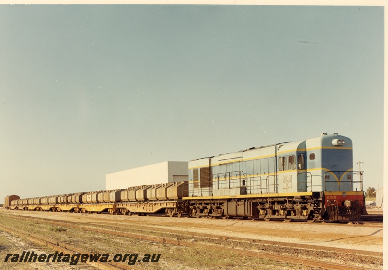 P03774
K class 201 diesel locomotive Nickel train Esperance side and front view
