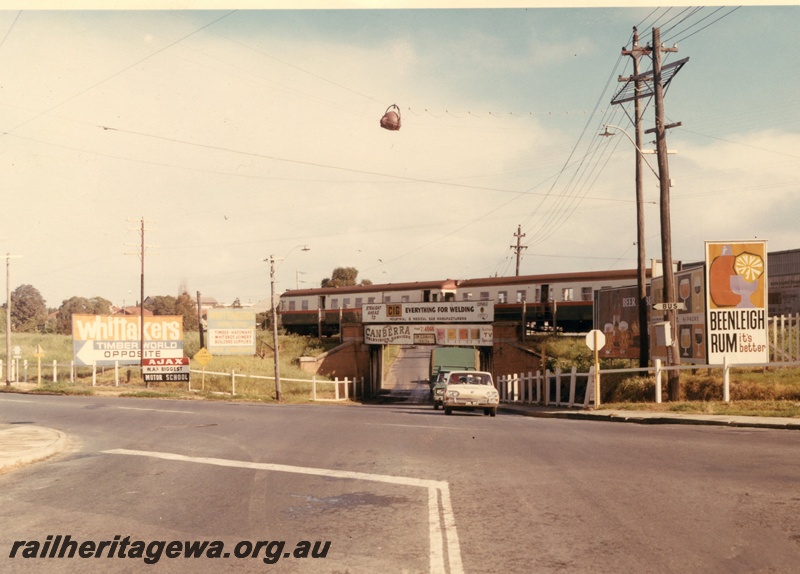 P03806
ADG class railcar set, crossing subway, cars passing underneath, Hay Street, Subiaco, ER line
