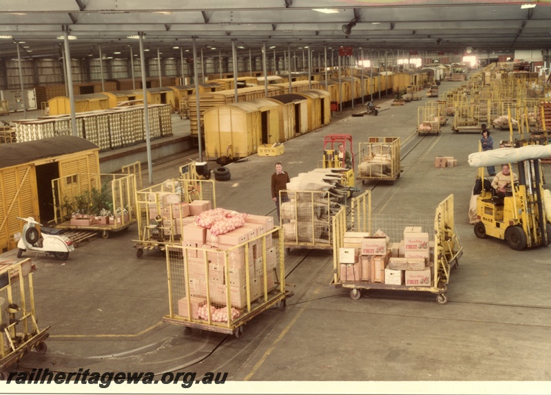 P03861
Outwards goods shed interior, Kewdale.
