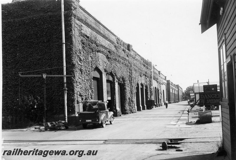 P04066
Midland Workshops, front, view looking south, ivy covered walls
