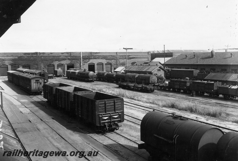 P04068
Midland Workshops, view of yard from CME Building, assorted wagons
