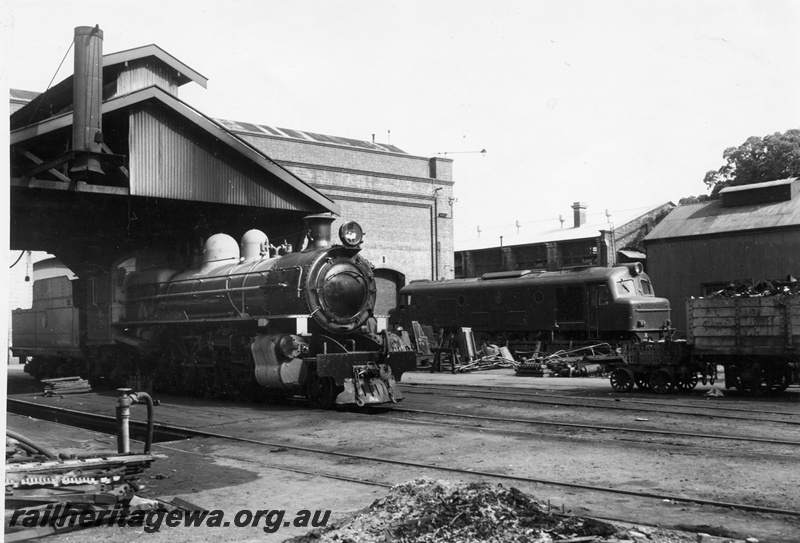 P04069
PR class loco, side and front view, X class diesel, side and front view, Midland Workshops, yard near diesel shop
