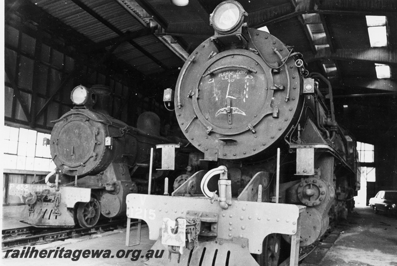 P04076
P class 452, V class 1215, Collie loco shed, BN line, 