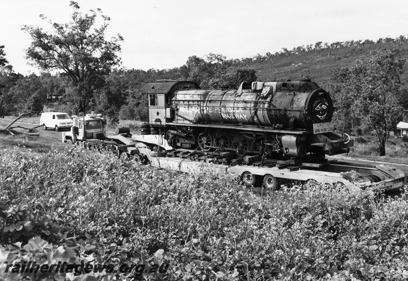 P04079
S class 547, on road trailer on Greenmount Hill, in transit to Geelong Peninsular Railway
