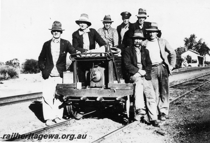 P04091
Per way gang, motorised trolley, Southern Cross, EGR line
