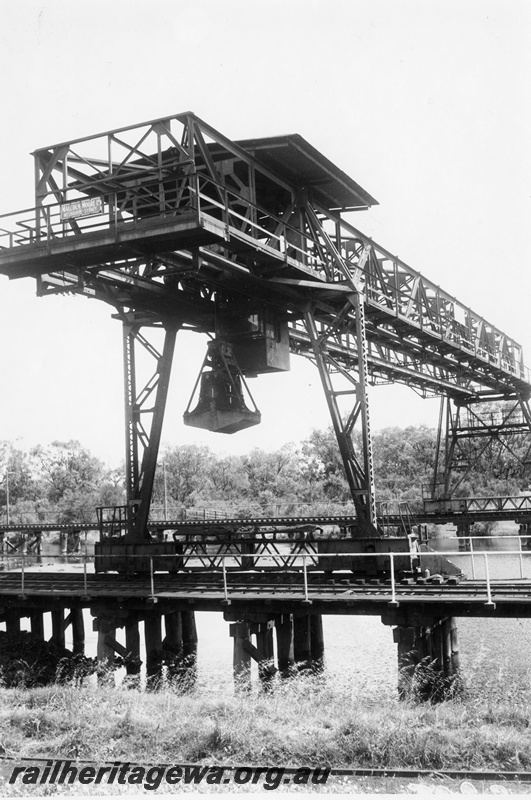 P04103
Gantry crane, Coal dam, Midland Workshops
