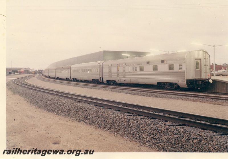 P04127
Indian Pacific carriages at East Perth terminal
