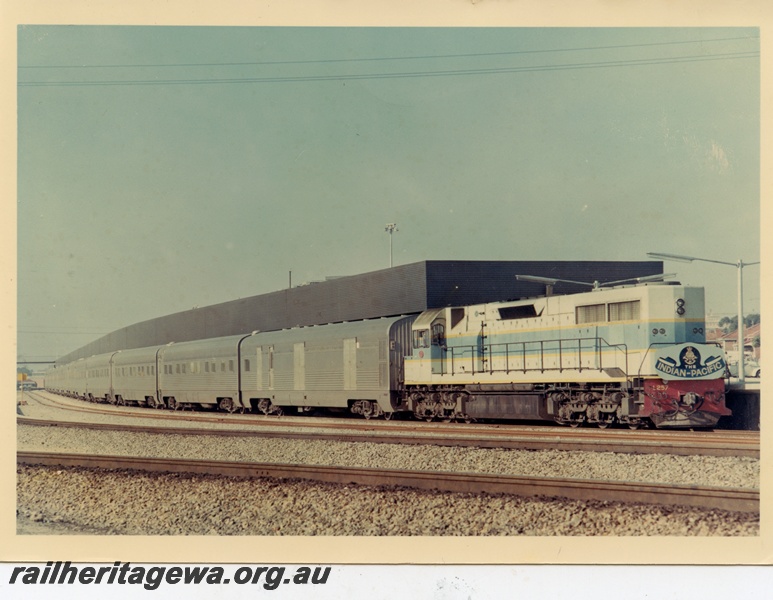 P04146
L class 273 standard gauge diesel in dark blue livery, side and front view, on the Indian Pacific, Perth Terminal.
