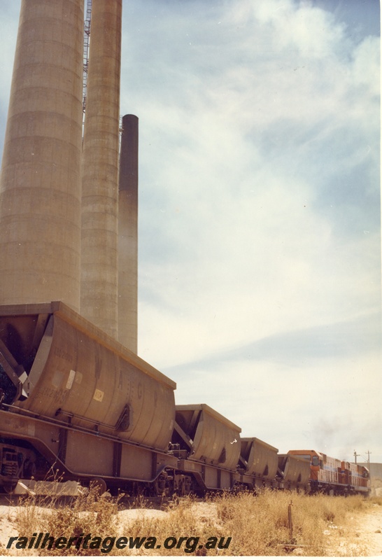 P04149
XBC class bauxite hoppers unloading bauxite, Kwinana.
