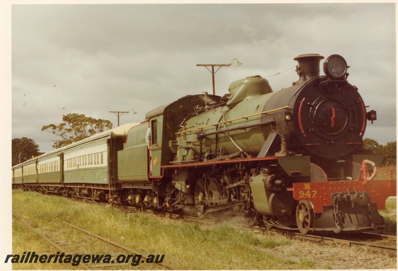 P04198
W class 947, on heritage train, green and cream carriages, 