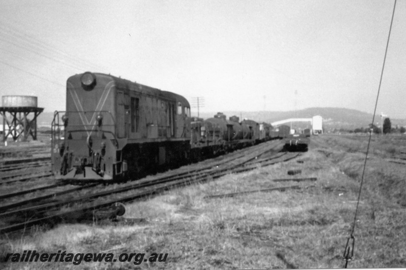 P04219
G class 51, on No 856 goods train to Leighton, Midland yard, ER line, about to depart
