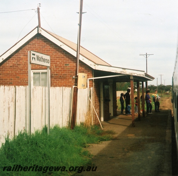 P04223
Watheroo Railway Station, MR line, view from Hotham Valley steam special
