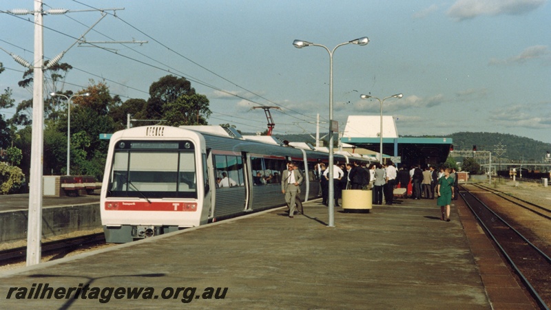 P04237
Four car electric set comprising AEA class 202, AEB class 302, AEA class 206, AEB class 306, Midland Terminal, ER line, special demonstration run for official guests of the Director of Urban Rail Development
