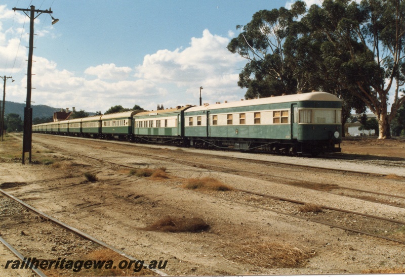 P04245
AN class 413 Vice Regal car, AQL class 290 car, with Hotham Valley Railway's imported South African carriages, York, GSR line, Governor Gordon Reid travelled on this train in Heritage Week 1989
