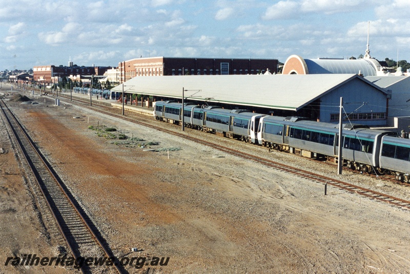 P04261
Four car set of A series EMUs at main platform, another four car EMU set in dock platform, Fremantle station, ER line, train at main platform awaiting departure to Subiaco Oval for Perth Glory v Wollongong football final
